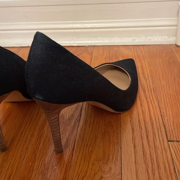 ❌ SOLD ❌ BCBGeneration • New Navy Dark Denim Pumps with Brown/Wooden Heel - Picture 3 of 6